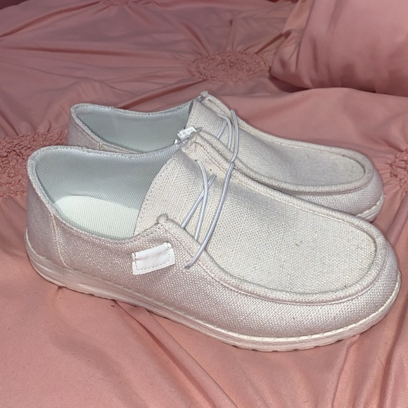 Shein Slip on shoes // Size 38 (7.5) // OFF White - Picture 2 of 4